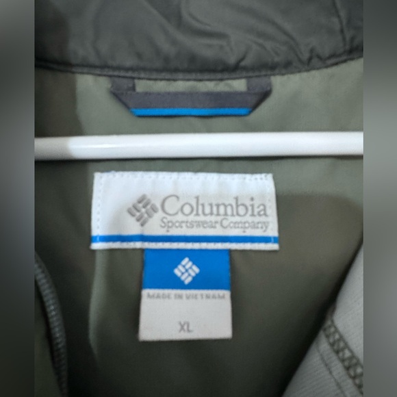 Women’s Columbia Lightweight Jacket With Hood - Picture 4 of 4